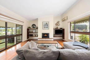 At the Hilltop - sleeps 10 Geelong